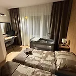 Gold 3* بوزنان